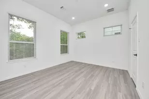 5103 Mallow St, Houston, TX 77033 - Photo 18