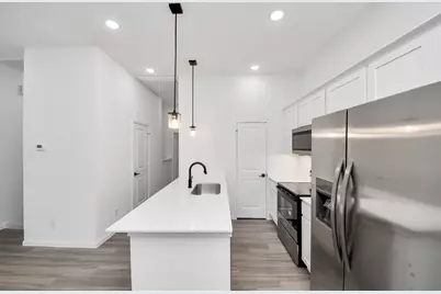5103 Mallow Street #B, Houston, TX 77033 - Photo 10