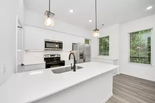 5103 Mallow St, Houston, TX 77033 - Photo 2