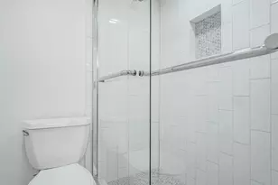 7555 Katy Fwy, Houston, TX 77024 - Photo 28