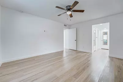 7555 Katy Freeway #55, Houston, TX 77024 - Photo 22