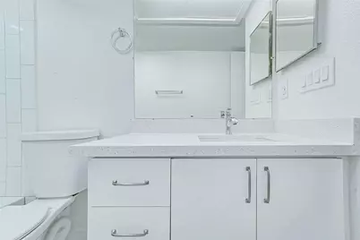 7555 Katy Freeway #55, Houston, TX 77024 - Photo 20