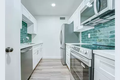 7555 Katy Freeway #55, Houston, TX 77024 - Photo 12