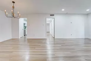 7555 Katy Fwy, Houston, TX 77024 - Photo 8