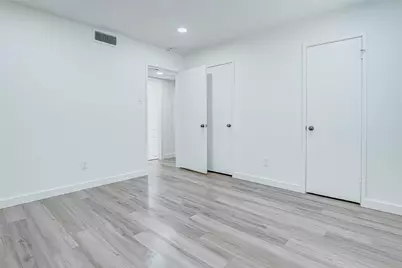 7555 Katy Freeway #55, Houston, TX 77024 - Photo 16