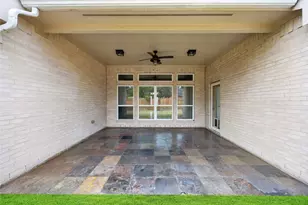 13201 Barons Cove Ln, Pearland, TX 77584 - Photo 26