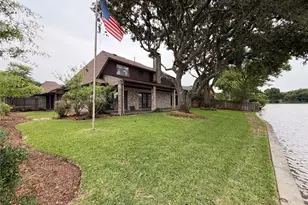 2439 Hodges Bend Cir, Sugar Land, TX 77479 - Photo 6