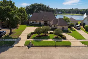 2439 Hodges Bend Cir, Sugar Land, TX 77479 - Photo 2