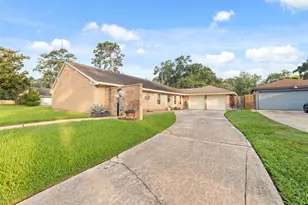 218 Black Forest Dr, Spring, TX 77388 - Photo 2