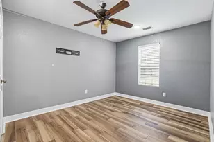 8131 Warren Rd, Houston, TX 77040 - Photo 16
