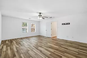 8131 Warren Rd, Houston, TX 77040 - Photo 14