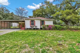 3702 Travis Dr, Beaumont, TX 77703 - Photo 2
