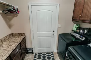 722 Bunkhouse Trail, Angleton, TX 77515 - Photo 6