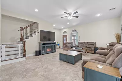 722 Bunkhouse Trail, Angleton, TX 77515 - Photo 8