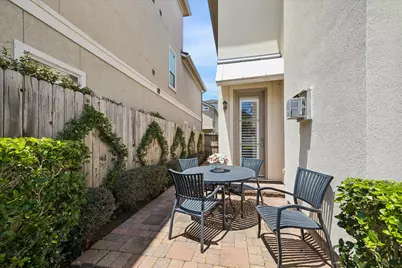 1303 Bobbitt Manor Lane, Houston, TX 77055 - Photo 6