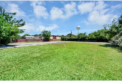 3031 Highway 146, La Porte, TX 77571 - Photo 8