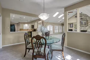 341 Rolling Hills Dr, Conroe, TX 77304 - Photo 10