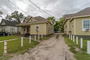 1435 Magnolia St, Beaumont, TX 77701 - Photo 2