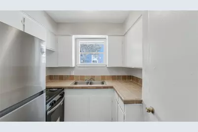 122 E Crosstimbers Street #117, Houston, TX 77022 - Photo 4