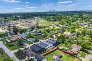 8629 Homewood Ln, Houston, TX 77028 - Photo 22