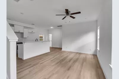 8629 Homewood Lane Unit B, Houston, TX 77028 - Photo 8