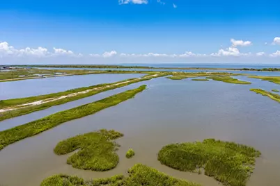 2131 Hwy 87, Crystal Beach, TX 77650 - Photo 22