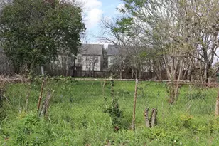 4213 Maggie St, Houston, TX 77051 - Photo 2