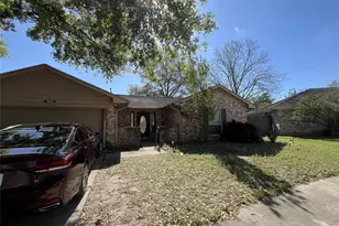 8902 Landwood Dr, Houston, TX 77040 - Photo 2