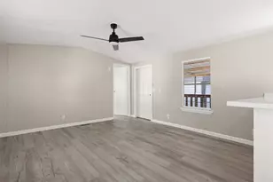 2222 N Austin Ave, Pearland, TX 77581 - Photo 8