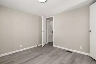 2222 N Austin Ave, Pearland, TX 77581 - Photo 18