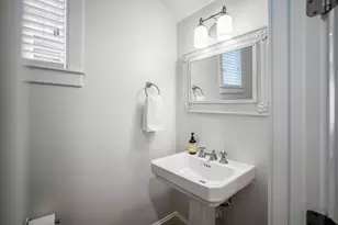 218 E 27th St, Houston, TX 77008 - Photo 24