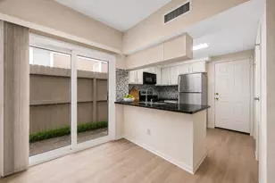 1829 Augusta Dr, Houston, TX 77057 - Photo 4