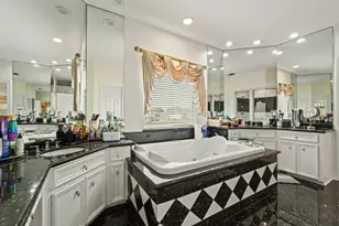 5 Camden Ct, Sugar Land, TX 77479 - Photo 32