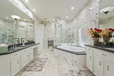 5 Camden Ct, Sugar Land, TX 77479 - Photo 18