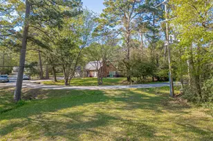 11690 S Ridgeway Dr, Willis, TX 77318 - Photo 10