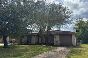 304 Brigadoon Ln, Friendswood, TX 77546 - Photo 1