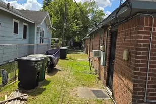 4716 Carmen St, Houston, TX 77033 - Photo 8