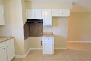 10962 Buffum St, Houston, TX 77051 - Photo 6