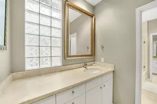 15 Hudson Cir, Houston, TX 77024 - Photo 24