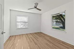 2201 Meadow Ln, La Marque, TX 77568 - Photo 12