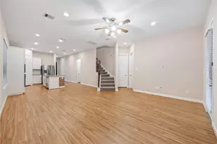 10408 Quiet Courtyard Rd, Houston, TX 77043 - Photo 8