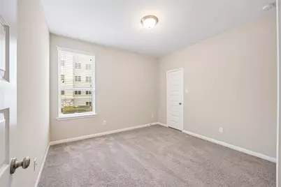 10408 Quiet Courtyard Road, Houston, TX 77043 - Photo 18