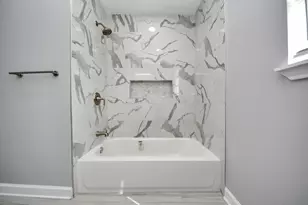 9238 Klondike St, Houston, TX 77075 - Photo 32