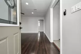 9238 Klondike St, Houston, TX 77075 - Photo 6