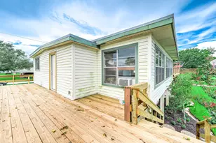 325 Palm Dr, Liverpool, TX 77577 - Photo 14