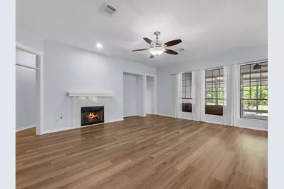 42 Silver Lute Place, The Woodlands, TX 77381 - Photo 8