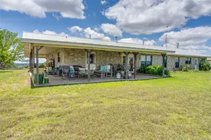 369 Sakewitz, Comfort, TX 78013 - Photo 16