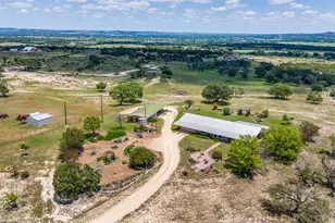 369 Sakewitz, Comfort, TX 78013 - Photo 4