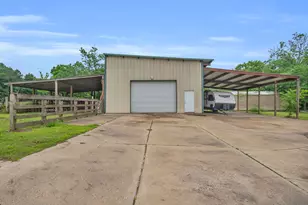 103 Roundabout Ln, Huntsville, TX 77320 - Photo 2
