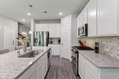 17104 Coneflower Pl, Conroe, TX 77385 - Photo 8
